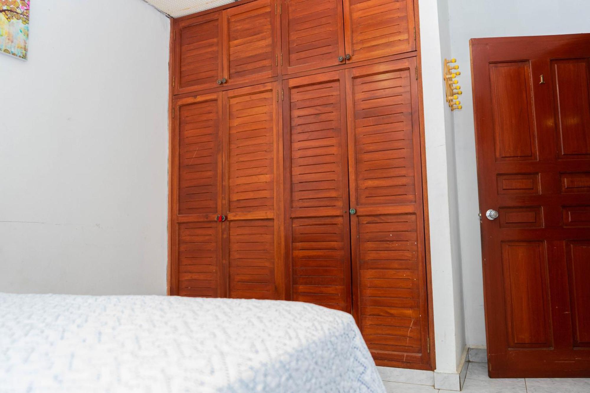Hostal Familiar Argenal - David Luaran gambar