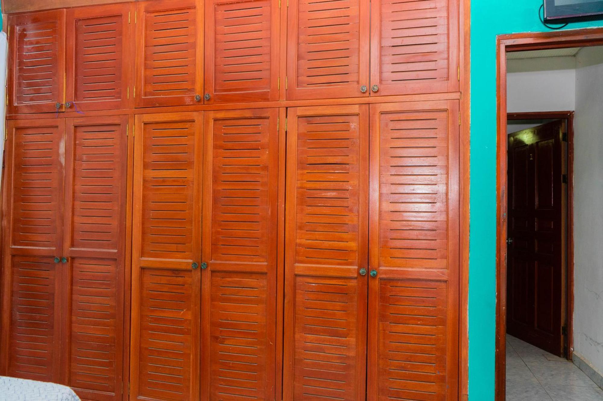 Hostal Familiar Argenal - David Luaran gambar