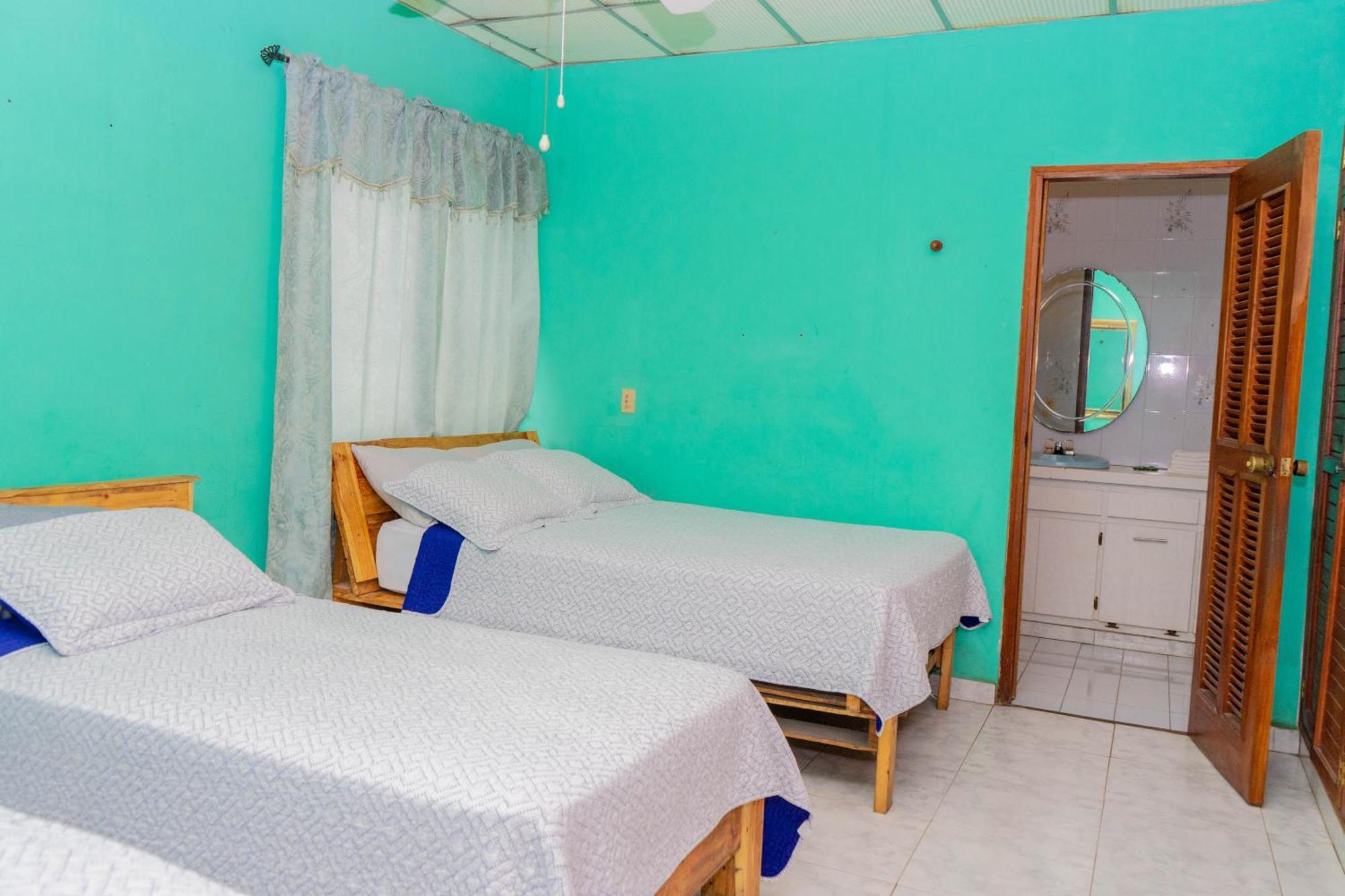 Hostal Familiar Argenal - David Luaran gambar