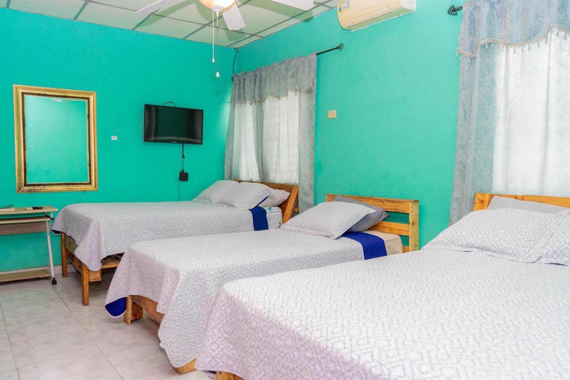 Hostal Familiar Argenal - David Luaran gambar